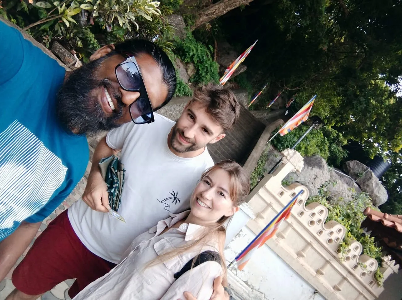 Raj, Renaud et sa femme au Sri Lanka